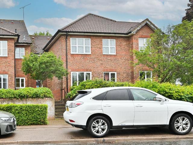 Apartment for rent in Woodside, North Watford