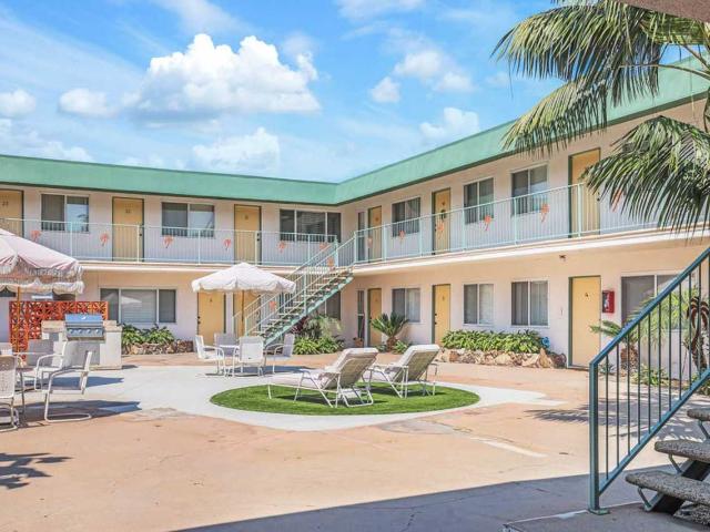 Apartment for rent in Downey, California
