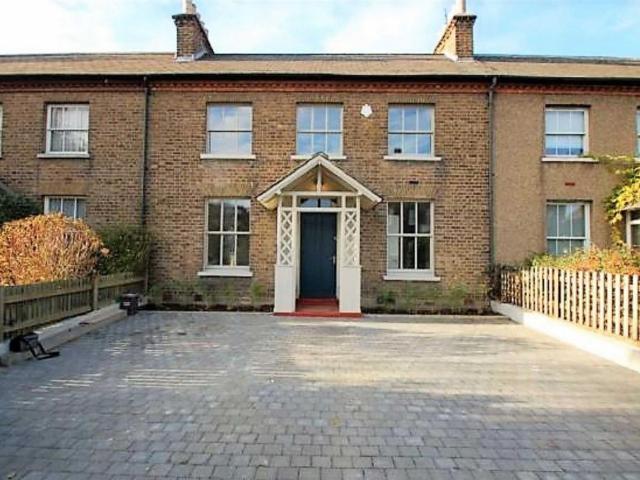 House for rent in Hendon Central, Greater London