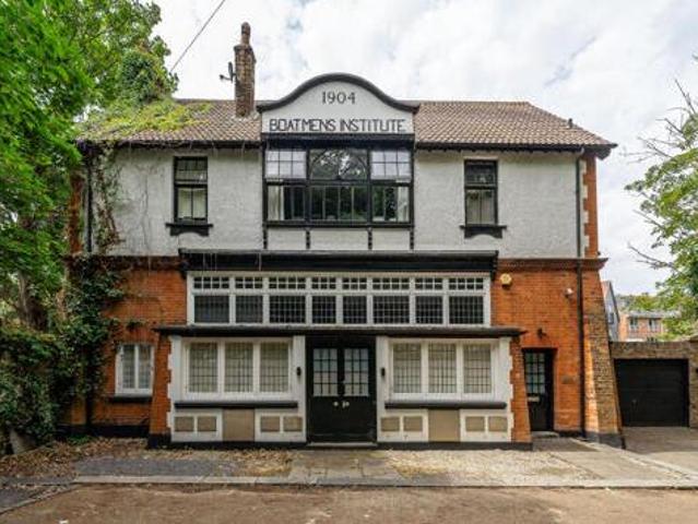 House for sale in Brentford End, Greater London