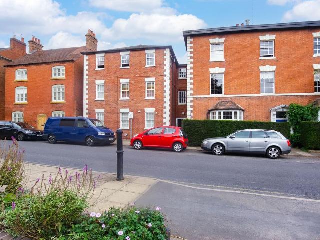 Apartment for rent in Cliff Hill, Green Close
