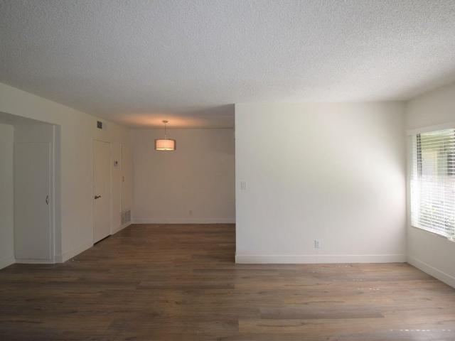 Apartment for rent in Canyon Country, California