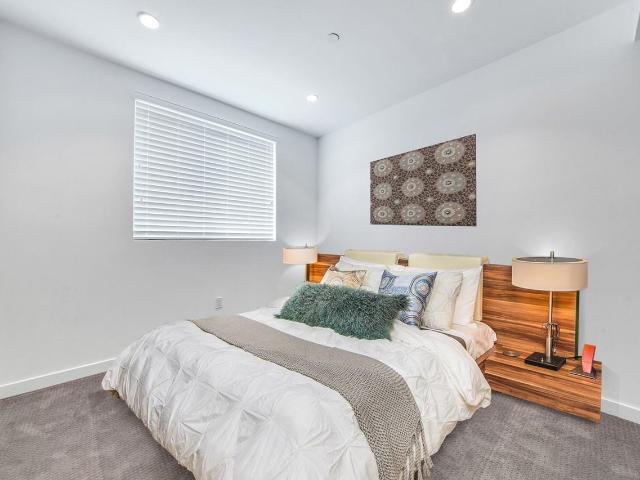 Apartment for rent in Canoga Park, California