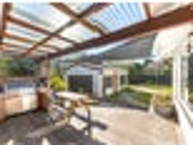 House for sale in Chaslands, Canterbury