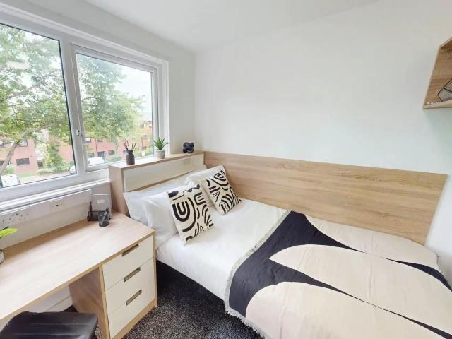 Apartment for rent in Chinatown, Calderstones