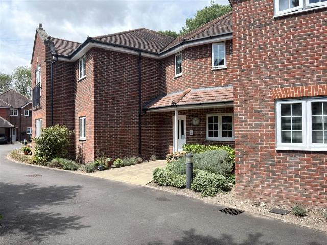 Apartment for rent in Petersfield, Bolton Low Houses
