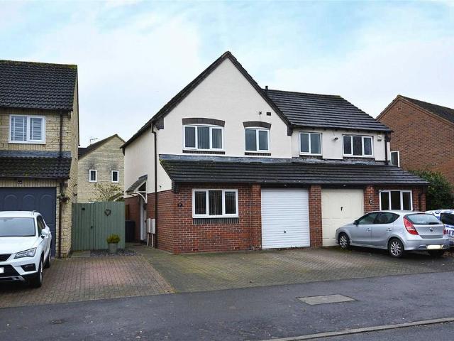 House for rent in Kingsway, Gloucester