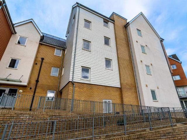 Apartment for rent in St. Marys Island, Gillingham