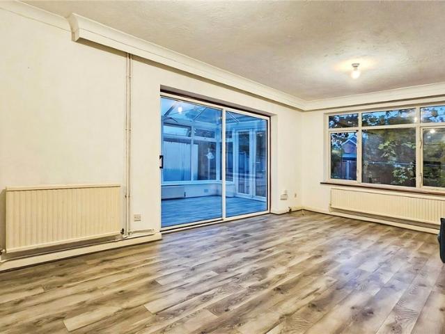 House for rent in Row Town, Surrey
