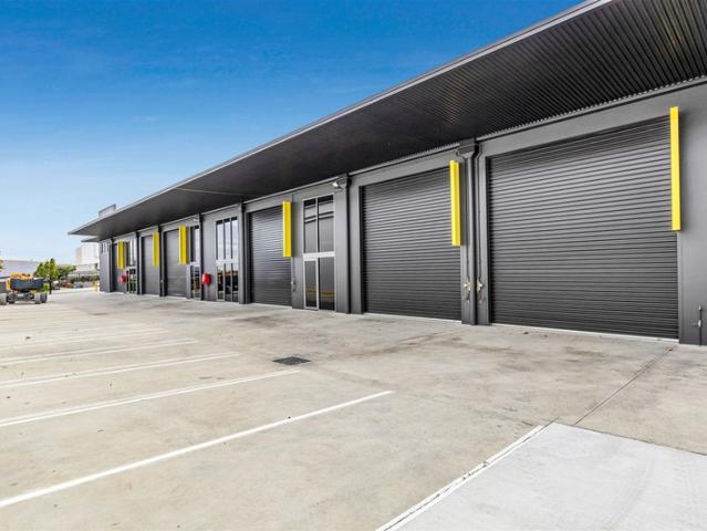 Warehouse for rent in Toombul, Queensland