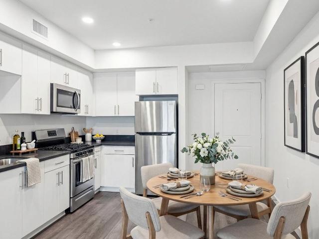 Apartment for rent in Canoga Park, California