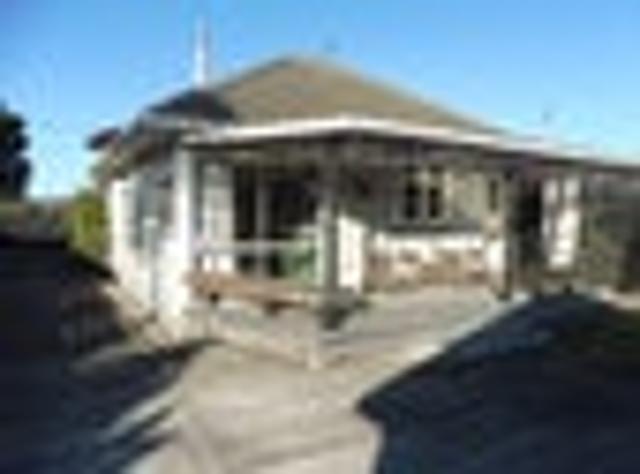 House for sale in Chaslands, Canterbury
