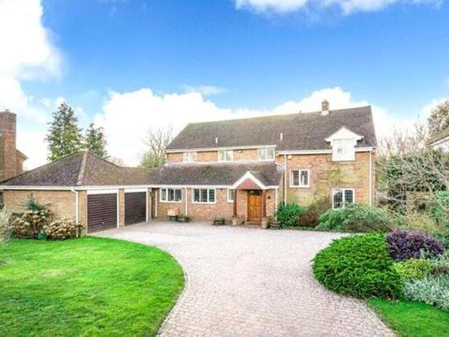 House for sale in Hatching Green, Five Acres
