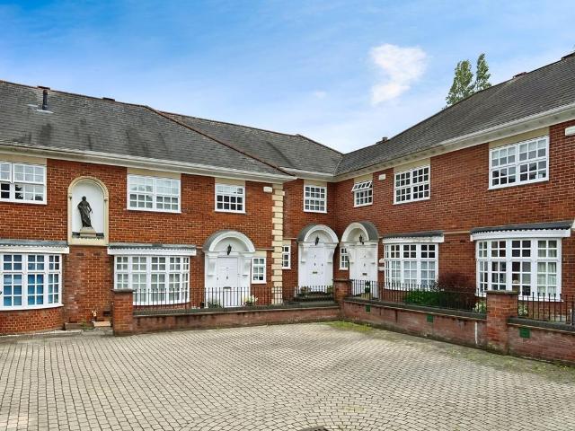 House for rent in Gerrards Cross, Denham