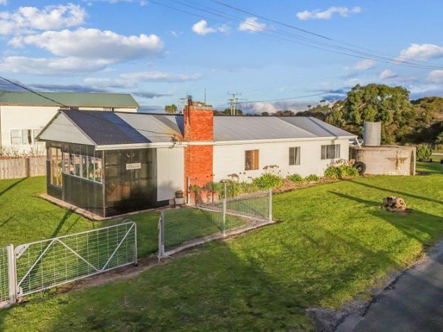 House for sale in Tomahawk, Tasmania