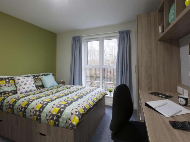 Studio for rent in Stirchley, West Midlands