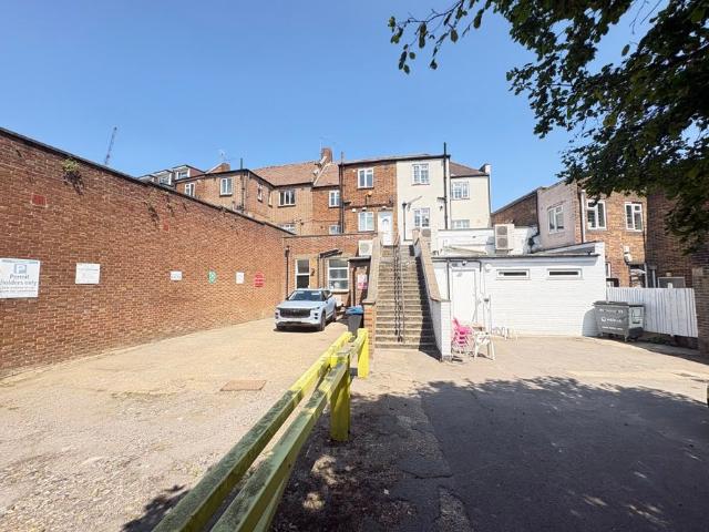 Apartment for rent in London Borough of Croydon, Greater London