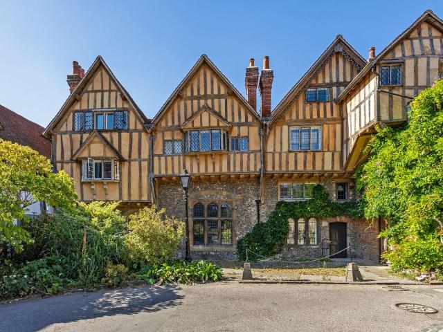 House for rent in The Close, Hampshire