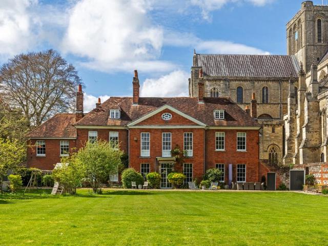 House for rent in The Close, Hampshire
