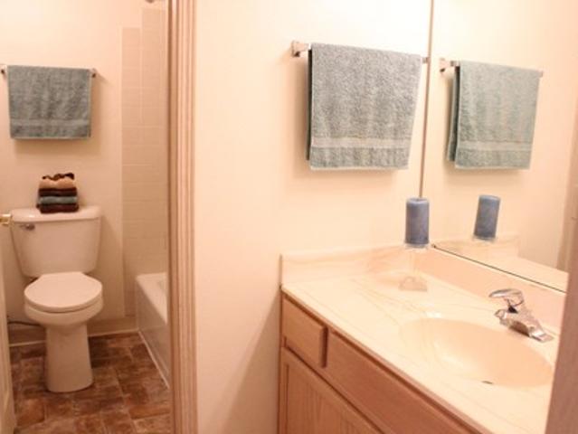 Apartment for rent in Brookfield