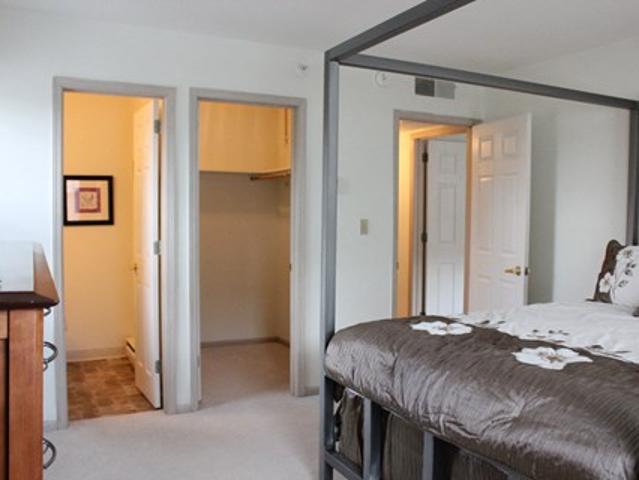 Apartment for rent in Brookfield