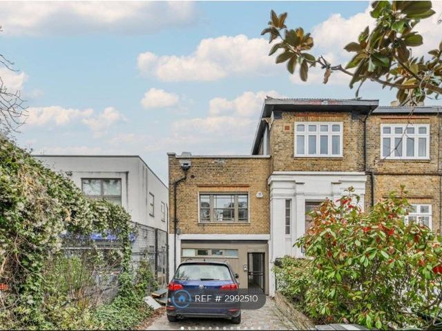 House for rent in Finsbury Park, Greater London