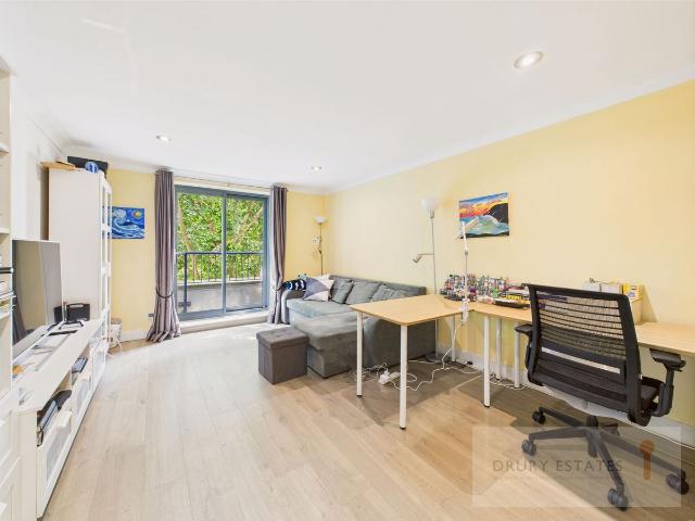 Apartment for rent in Lyons, Greater London