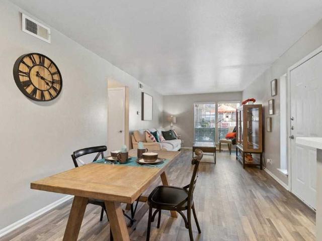 Apartment for rent in Universal City