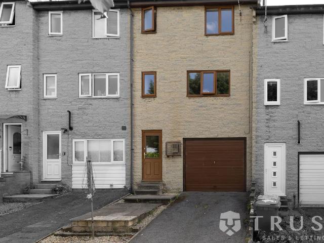 House for rent in Thornhill Lees