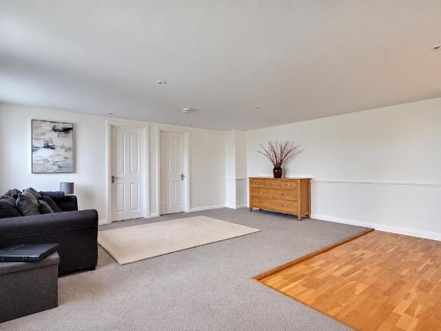 Apartment for rent in Leighwood Fields, Waverley