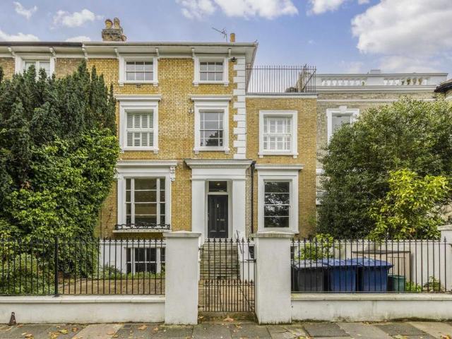 House for rent in London Borough of Ealing, Greater London