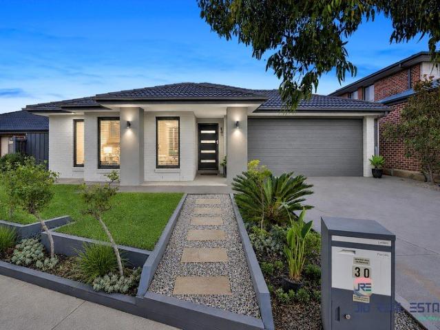 House for sale in Thornhill Park, Melbourne