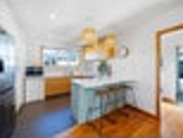 House for sale in Chaslands, Canterbury