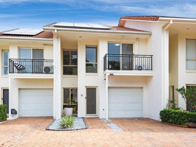 Villa for sale in Fernbrook, Queensland