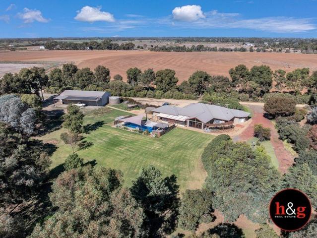 Cottage for sale in Wyuna, Victoria