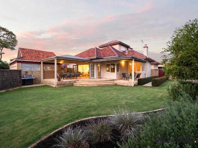 House for sale in Como, Western Australia