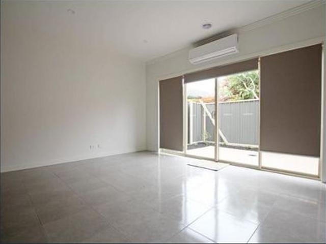 Townhouse for rent in Altona North, Melbourne