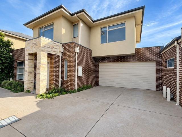 Townhouse for rent in Altona North, Melbourne