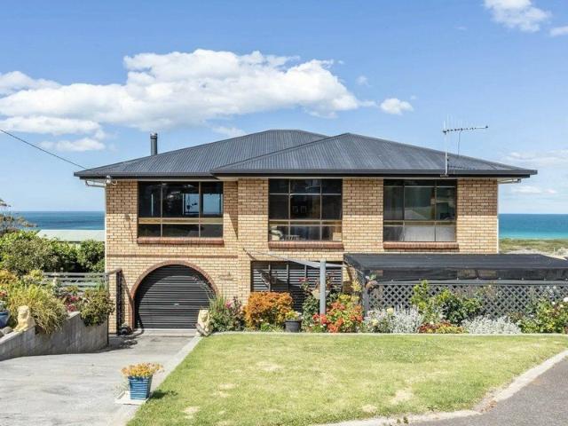 House for rent in Scamander, Tasmania