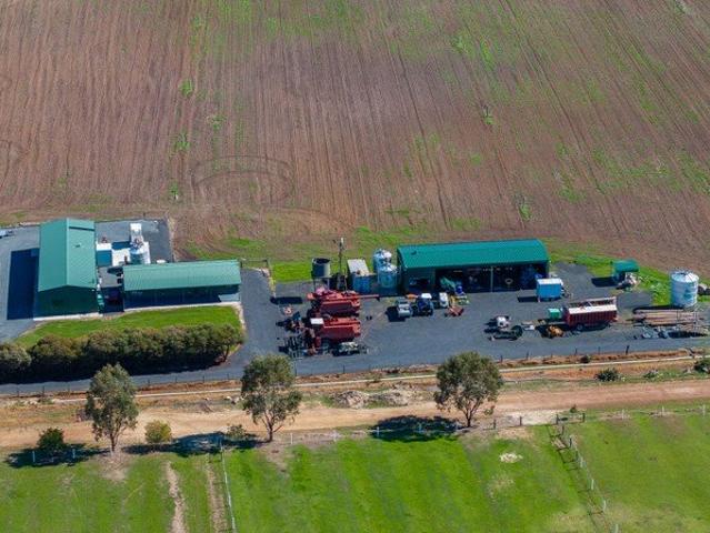 Cottage for sale in Harvey, Western Australia