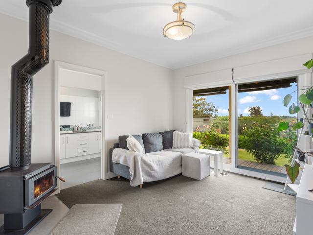 Cottage for sale in Camerons Creek, Victoria