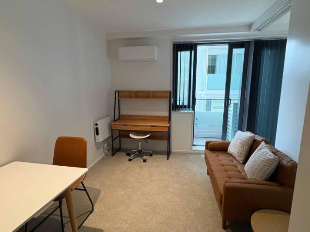 House for rent in Te Tōangaroa, Auckland