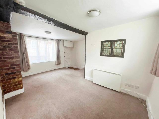 Apartment for rent in Marlborough, Easton Royal