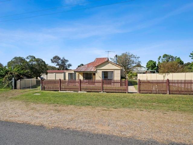 House for sale in Rutherglen, Shire of Indigo