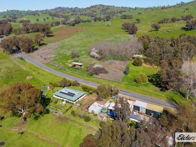 Cottage for sale in Sandy Creek, Victoria
