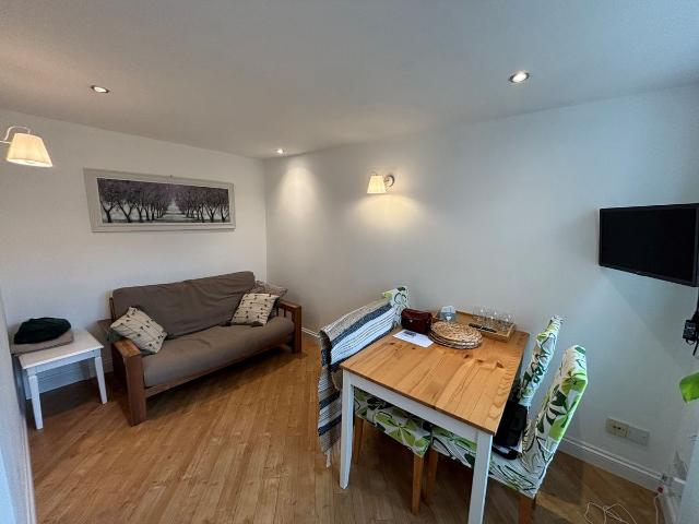 Apartment for rent in Watergate, Devon
