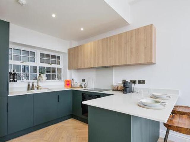 House for sale in Fole, Surrey