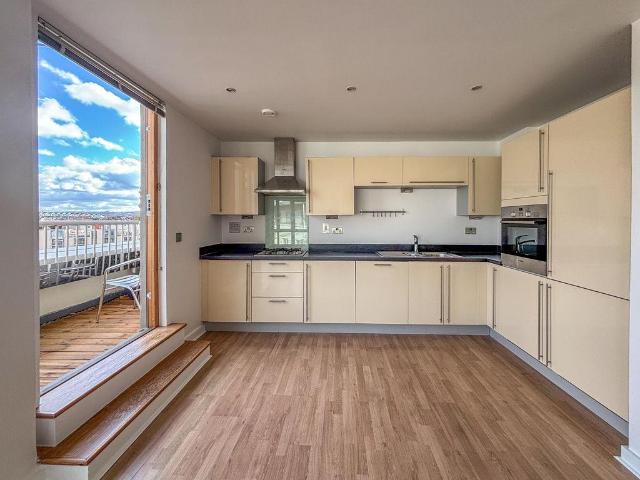 Apartment for rent in Spike Island, Feckenham