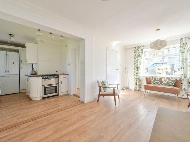 House for rent in Royal Borough of Kingston upon Thames, Greater London