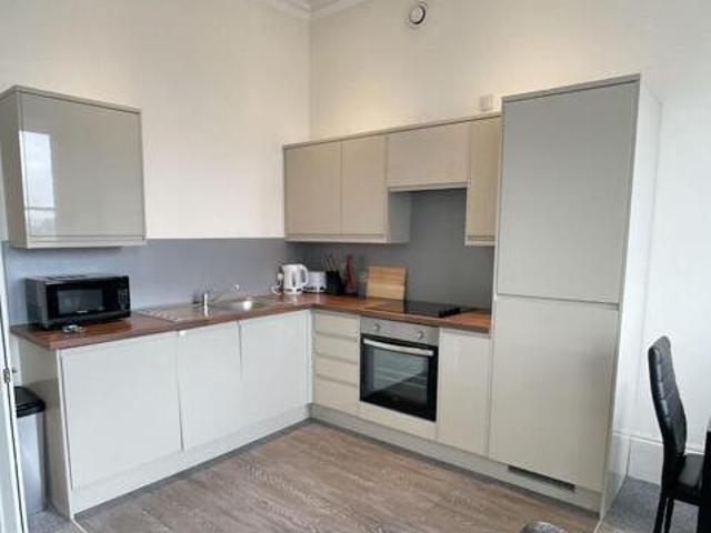 House for rent in Follaton, Strode